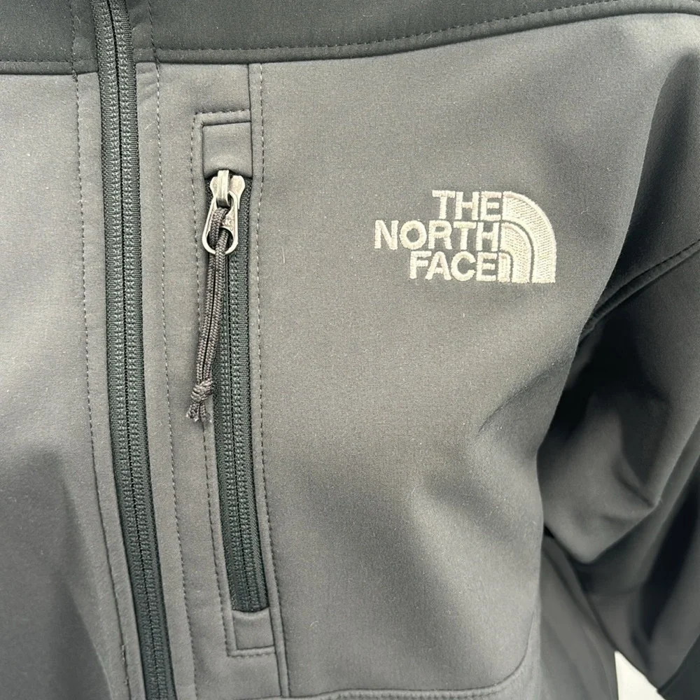 UEC The North Face black TFN APEX black jacket medium